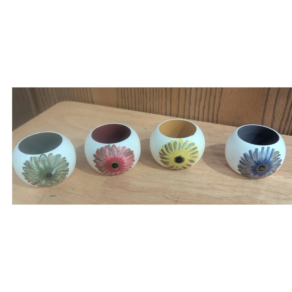 Vintage Hand Painted Napkin Rings Set of 4 Floral Daisy Multi Color Round
